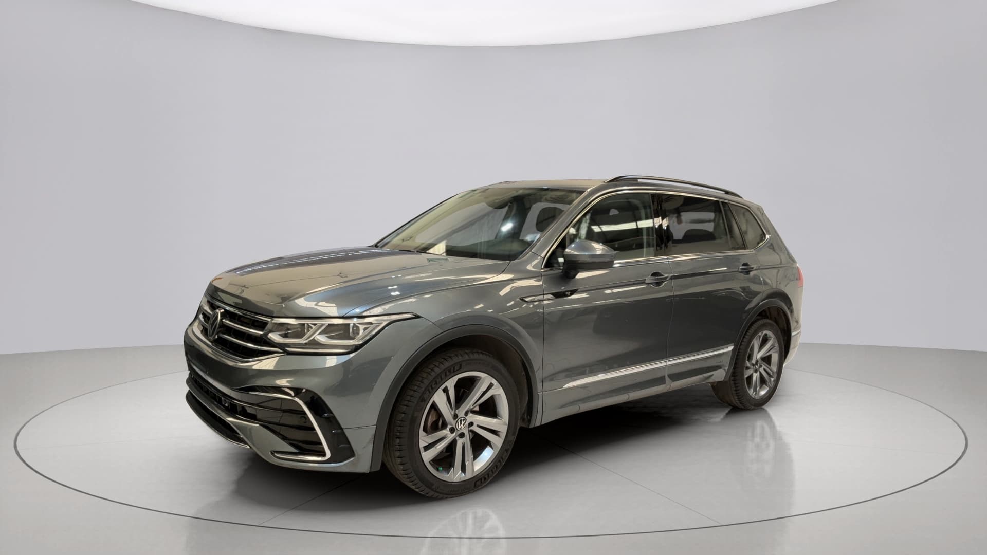 Volkswagen Tiguan 2022 | Foto 1